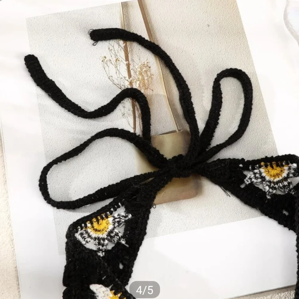 Crochet Bandana Headscarf Daisy Flowers - Picture 4 of 9